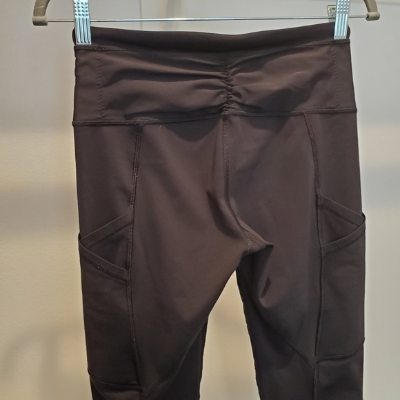 Lululemon Black Outrun Ruched Mesh Pocket Luxtreme Cropped Tight Leggings - Picture 9 of 12